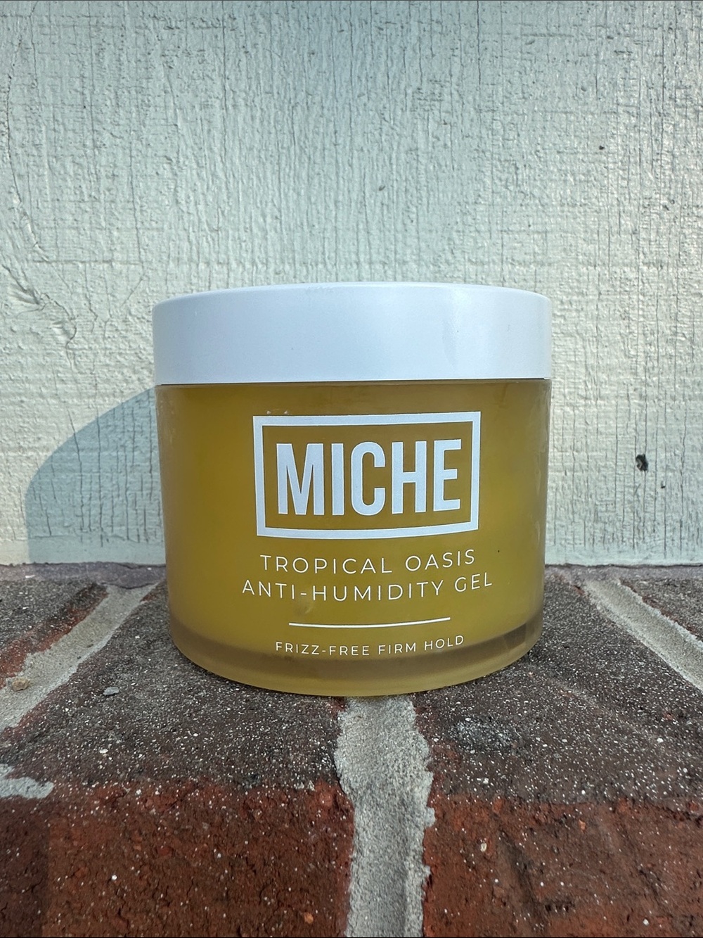 NEW Miche Tropical Oasis Anti-Humidity Gel — Yellow with White Lid